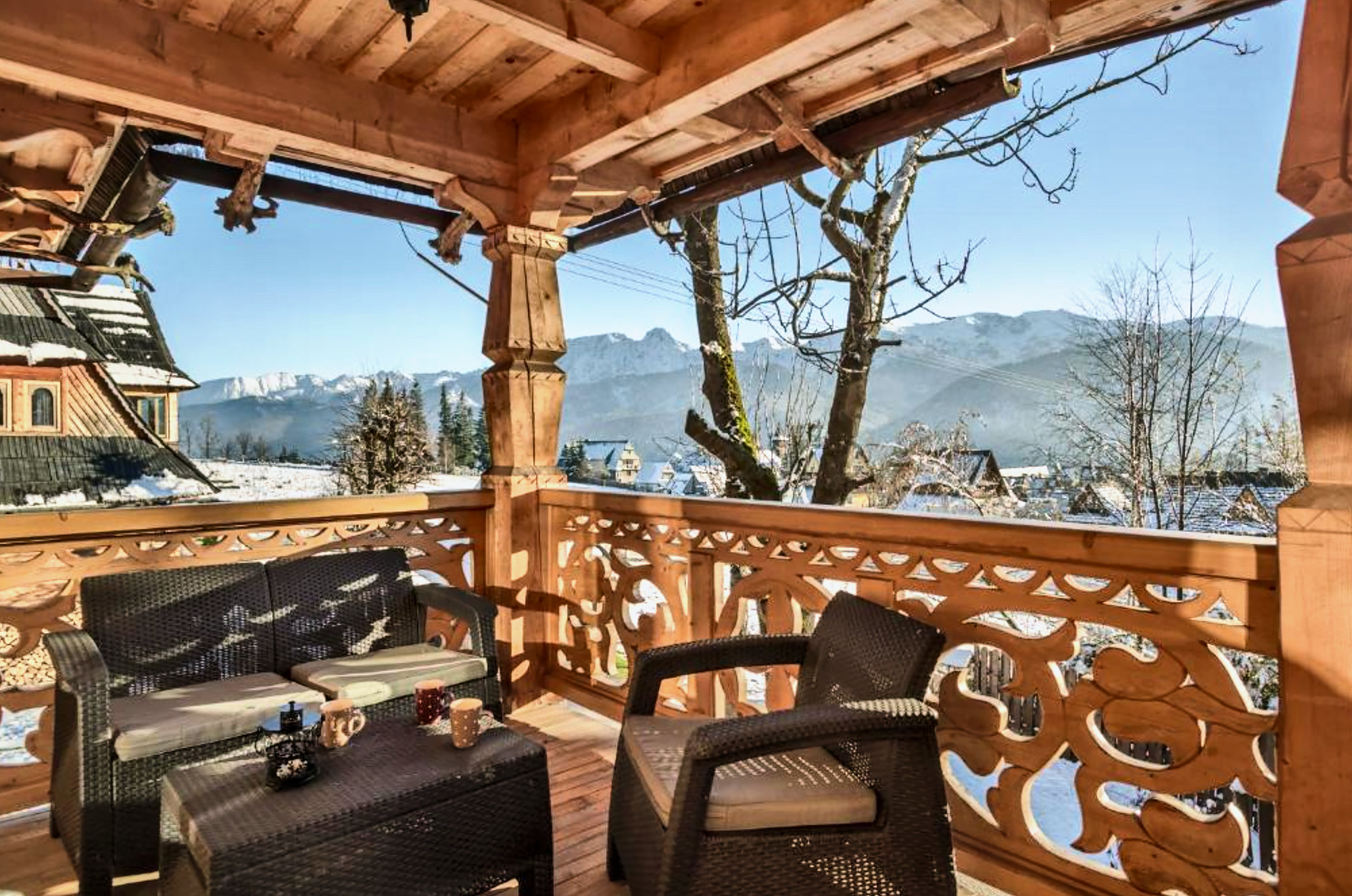 Balkon z widokiem na Tatry